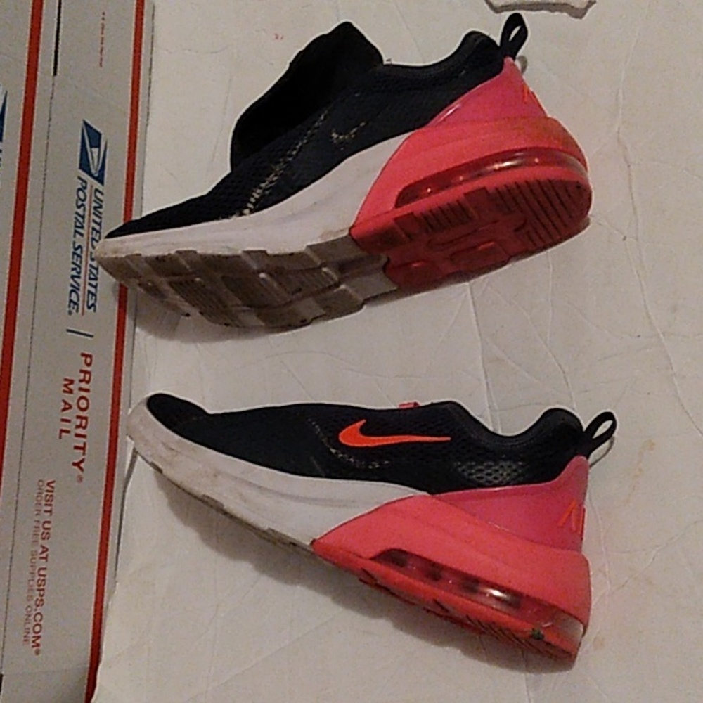 Nike air athletic shoes